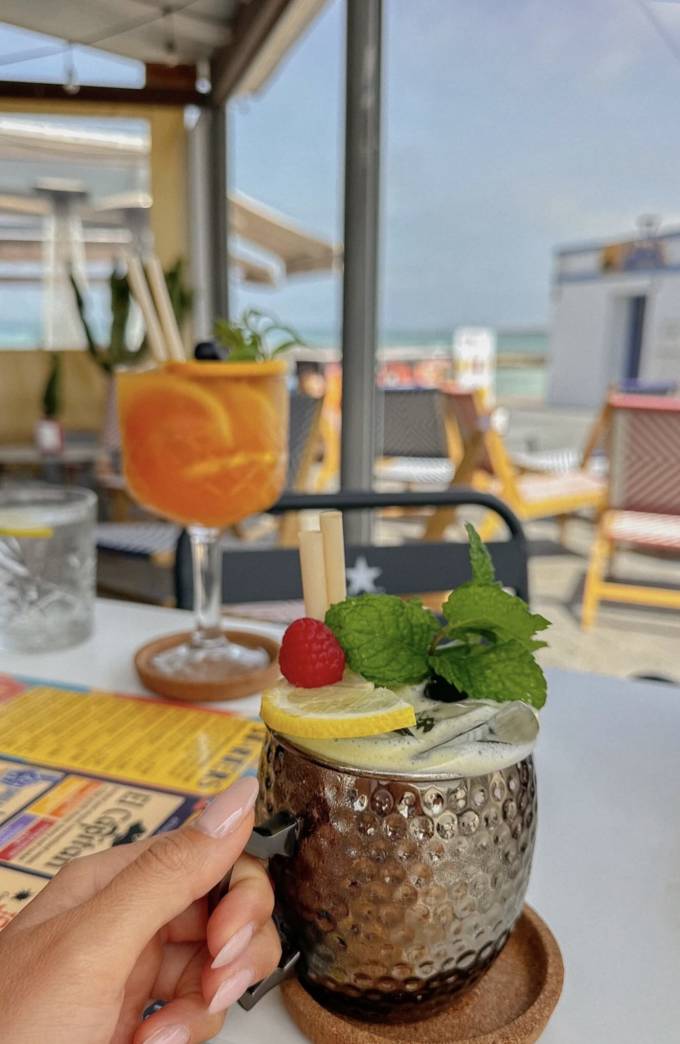 Cóctel con vistas al mar